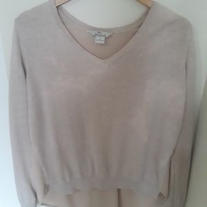 Long sleeve light weight sweater